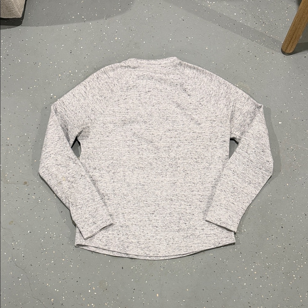 Banana Republic Heather Gray Long Sleeve Henley - Picture 5 of 5